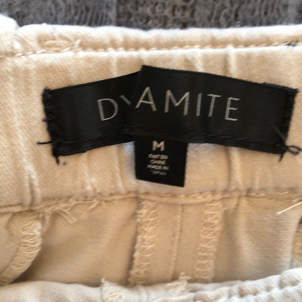 Dynamite Medium beige loose shorts - Picture 5 of 5